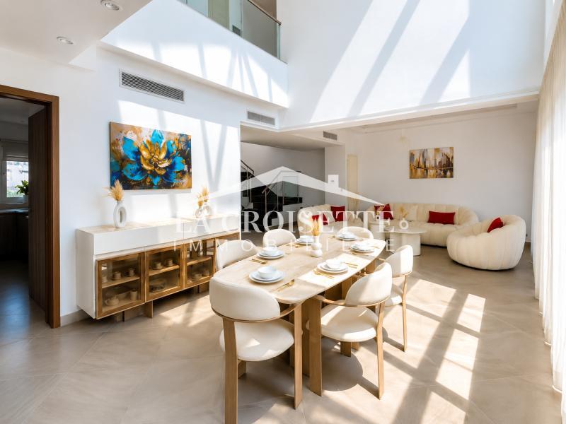 Penthouse meublé S+4 avec piscine et vue sur lac au Lac 2